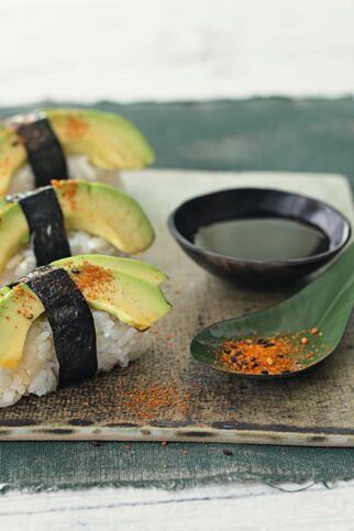 Nigiri mit Avocado Nigiri mit Avocado