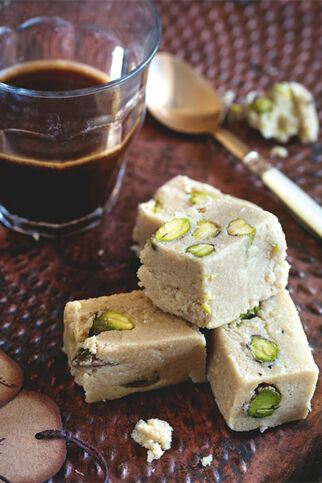 Sesamhelva mit Pistazien Sesamhelva mit Pistazien