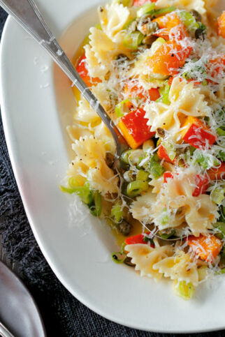 Kürbispasta mit Kapernvinaigrette Kürbispasta mit Kapernvinaigrette