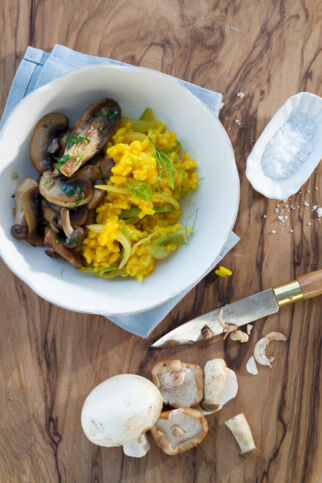 Fenchel-Safran-Risotto mit gebratenen Pilzen Fenchel-Safran-Risotto mit gebratenen Pilzen