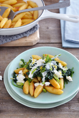 Schupfnudeln mit Spinat-Feta-Gemüse Schupfnudeln mit Spinat-Feta-Gemüse