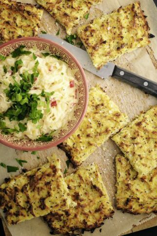 Topinambur-Kartoffel-Rösti mit Rahm-Kraut Topinambur-Kartoffel-Rösti mit Rahm-Kraut