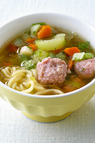 Nudeltopf mit Klößchen Nudeltopf mit Klößchen