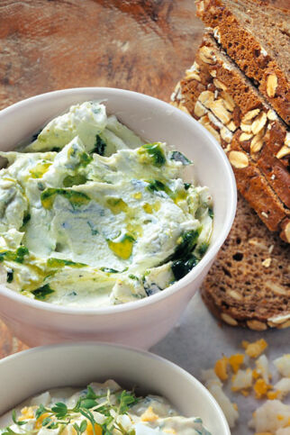 Ziegenfrischkäse mit Bärlauch Ziegenfrischkäse mit Bärlauch