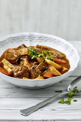 Wild-Schmortopf mit Kohlrabi und Möhre Wild-Schmortopf mit Kohlrabi und Möhre