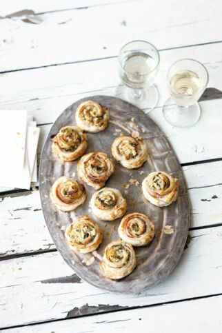 Blätterteigschnecken mit Spargel Blätterteigschnecken mit Spargel