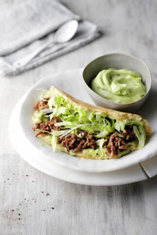 Käsetortillas mit Guacamole Käsetortillas mit Guacamole