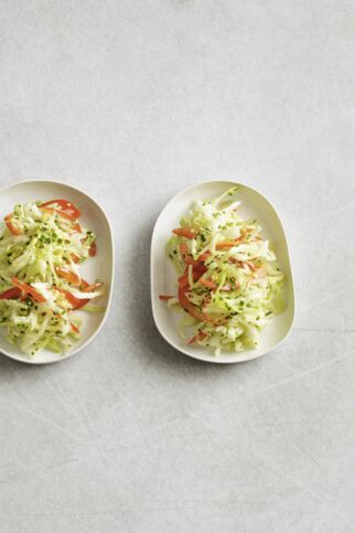 Spitzkohlsalat mit Ingwer Spitzkohlsalat mit Ingwer