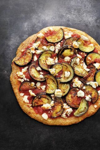 Pizza mit Auberginen, Harissa und Feta Pizza mit Auberginen, Harissa und Feta