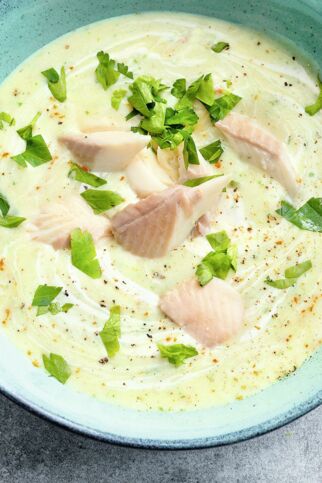 Petersiliensuppe mit Forelle Petersiliensuppe mit Forelle