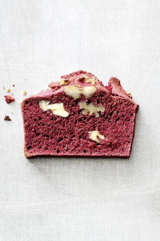 Rote-Bete-Brot mit Nüssen Rote-Bete-Brot mit Nüssen