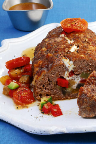 Hackbraten mit Ratatouille-Feta-Füllung Hackbraten mit Ratatouille-Feta-Füllung