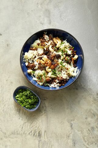 Sauerkraut-Linsen-Salat mit Studentenfutter Sauerkraut-Linsen-Salat mit Studentenfutter