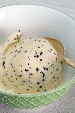 Pumpernickel-Eiscreme Pumpernickel-Eiscreme