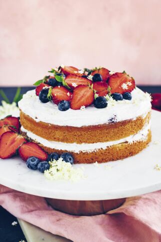 Gefüllte Biskuittorte Gefüllte Biskuittorte