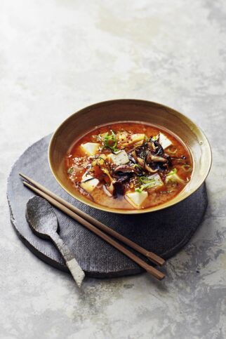 Kimchi-Suppe mit Seidentofu Kimchi-Suppe mit Seidentofu
