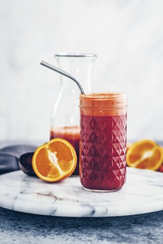 Möhren-Rote-Bete- Orangen-Saft Möhren-Rote-Bete- Orangen-Saft