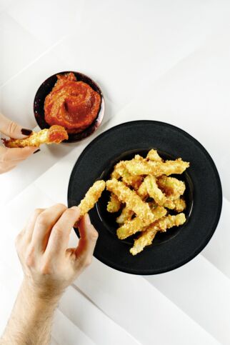 Kohlrabi-Fritten mit
Apfel-Ketchup Kohlrabi-Fritten mit
Apfel-Ketchup