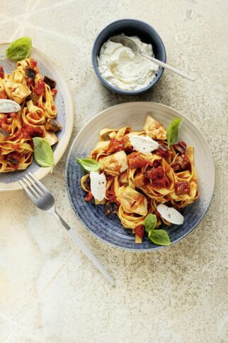 Tagliatelle mit Auberginensugo Tagliatelle mit Auberginensugo