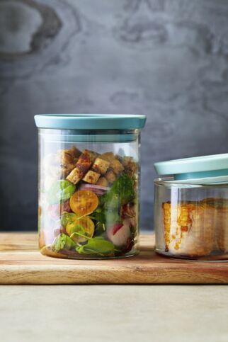 Tomaten-Brot-Salat mit gebackenem Mais Tomaten-Brot-Salat mit gebackenem Mais