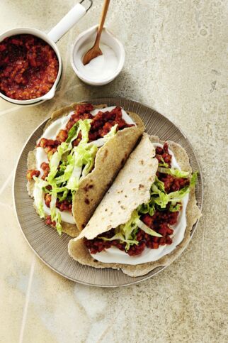 Hafer-Tortillas mit Linsen-Bolognese Hafer-Tortillas mit Linsen-Bolognese