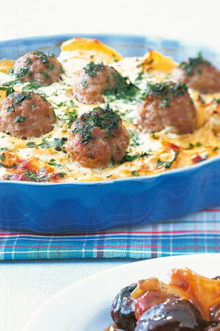 Mettbällchen auf Sauerkraut Mettbällchen auf Sauerkraut