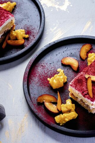 Pflaumen-Tiramisu mit Sharon-Vanille-Kompott