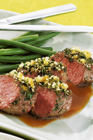 Lammrücken mit Kräuterkruste Lammrücken mit Kräuterkruste