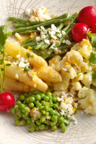 Salat auf Gärtnerinart mit Senfsauce