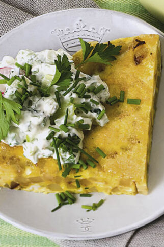 Kartoffelomelett mit Frühlingsquark