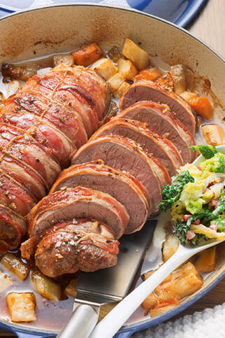 Geschmorter Hirschbraten mit Sahnewirsing Geschmorter Hirschbraten mit Sahnewirsing