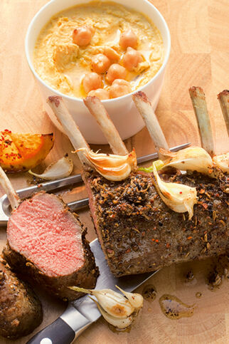 Orientalisches Lammkarree mit Kichererbsenpüree Orientalisches Lammkarree mit Kichererbsenpüree