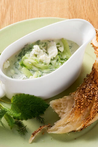 Schafskäsedip mit Zitronenmelisse Schafskäsedip mit Zitronenmelisse