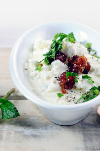Feta-Minze-Dip mit Cranberrys Feta-Minze-Dip mit Cranberrys