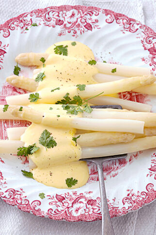 Spargel mit Sauce hollandaise