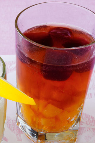 Pfirsich-Traubensaft-Bowle Pfirsich-Traubensaft-Bowle