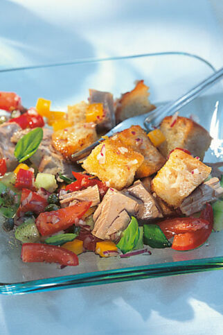 Brotsalat mit Thunfisch Brotsalat mit Thunfisch