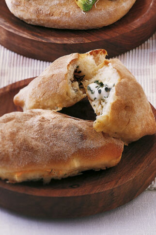 Mini-Calzone mit Camembert Mini-Calzone mit Camembert