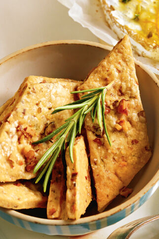 Walnuss-Rosmarin-Cracker Walnuss-Rosmarin-Cracker