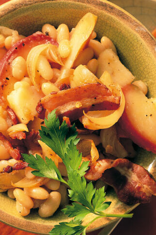 Weiße Bohnen mit Apfel-Speck-Stippe