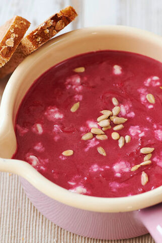 Rote-Bete-Suppe mit Feta Rote-Bete-Suppe mit Feta