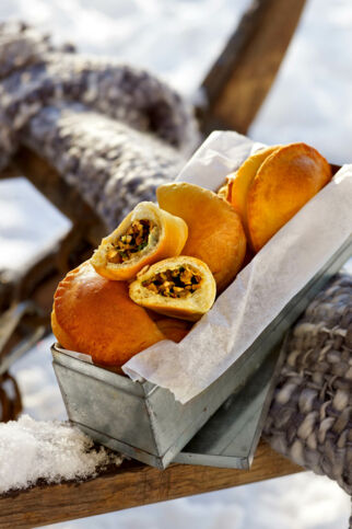 Piroggi mit Schnittlauch-Quark-Füllung