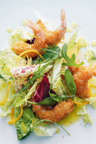 Bunter Blattsalat mit Riesengarnelen Bunter Blattsalat mit Riesengarnelen