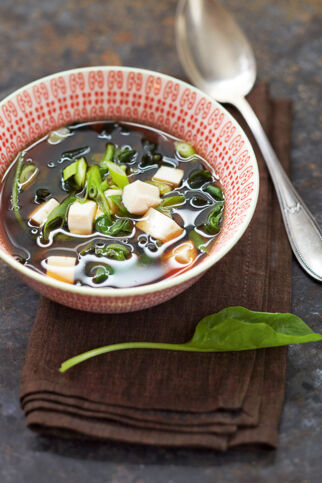 Misosuppe mit Spinat und Tofu Misosuppe mit Spinat und Tofu