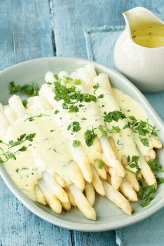 Spargel mit Kerbel-Zabaione