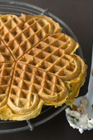 Kürbiswaffeln mit Rucoladip Kürbiswaffeln mit Rucoladip