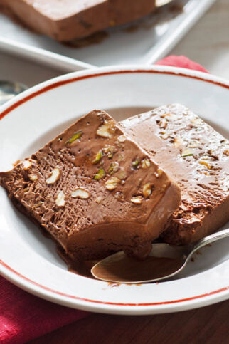 Schokoparfait mit Krokant Schokoparfait mit Krokant