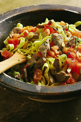 Tagliatelle mit Lamm-Tomaten-Sugo Tagliatelle mit Lamm-Tomaten-Sugo
