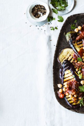 Auberginensalat mit Kichererbsen Auberginensalat mit Kichererbsen