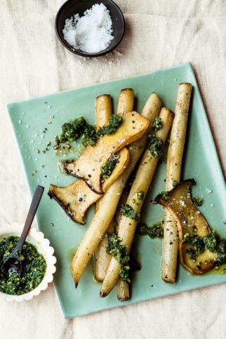 Schwarzwurzeln mit Pilzen Schwarzwurzeln mit Pilzen